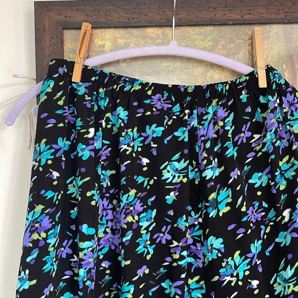 Vintage abstract, floral, midi skirt - Picture 2 of 3